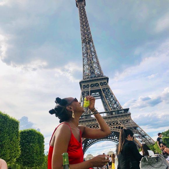 Hey there! Welcome to my closet 💙 - Picture 2 of 5